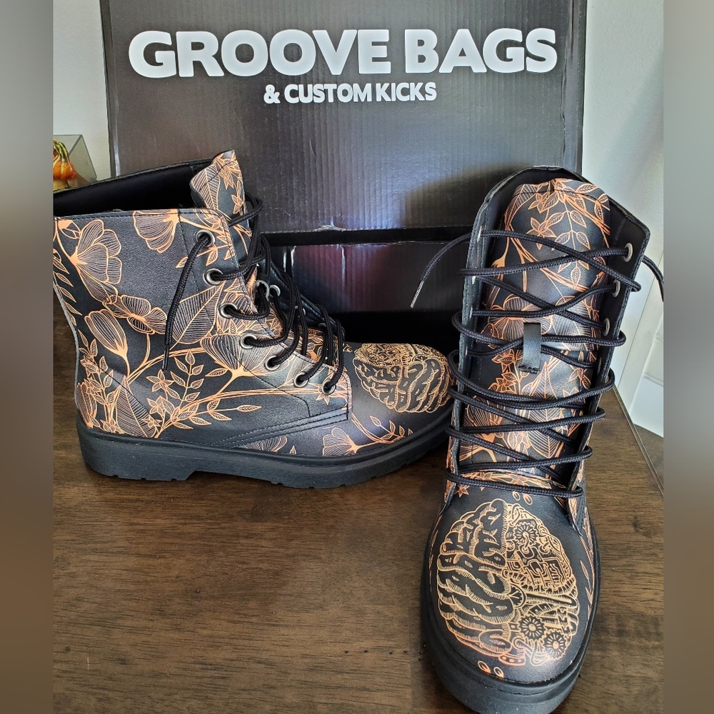 Engineer Thinking Boots - Picture 2 of 5